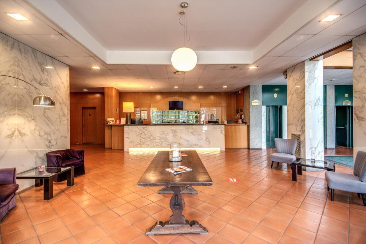 Hotel Della Rotonda Saronno Esterno foto