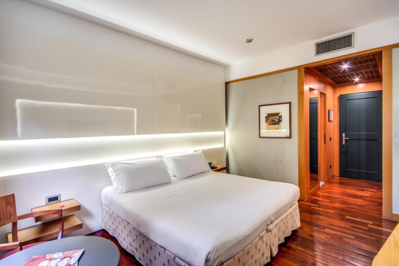 Hotel Della Rotonda Saronno Esterno foto