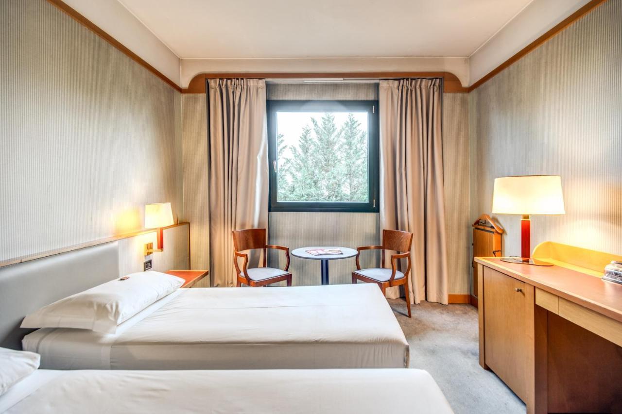 Hotel Della Rotonda Saronno Esterno foto