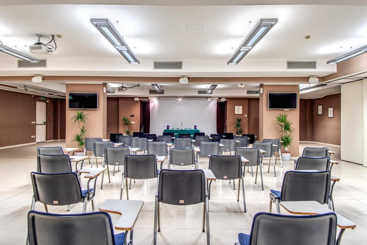 Hotel Della Rotonda Saronno Esterno foto