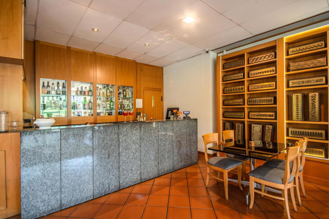 Hotel Della Rotonda Saronno Esterno foto