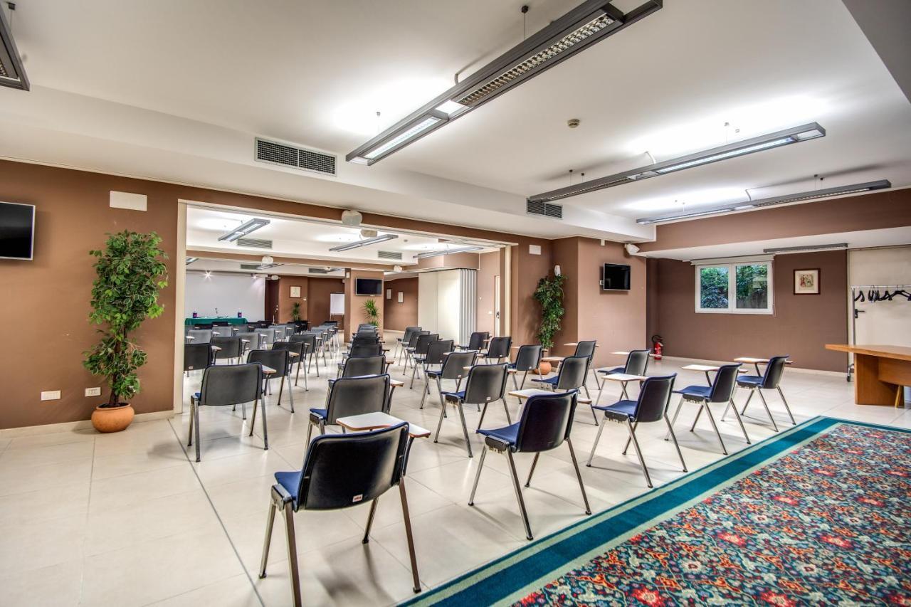 Hotel Della Rotonda Saronno Esterno foto