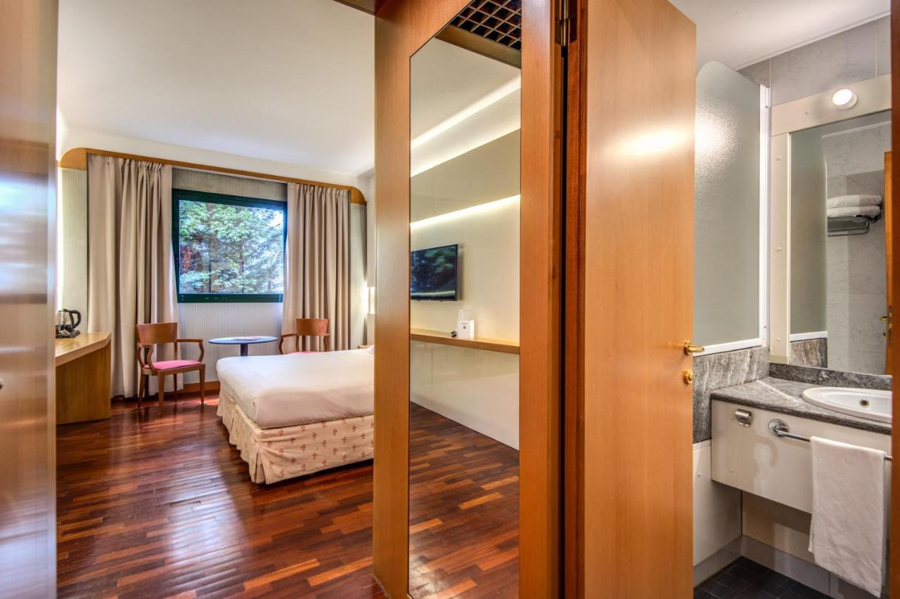 Hotel Della Rotonda Saronno Esterno foto