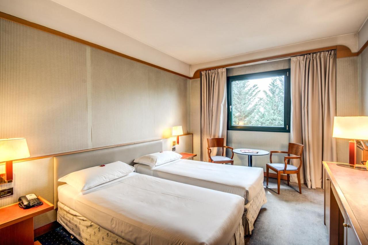 Hotel Della Rotonda Saronno Esterno foto