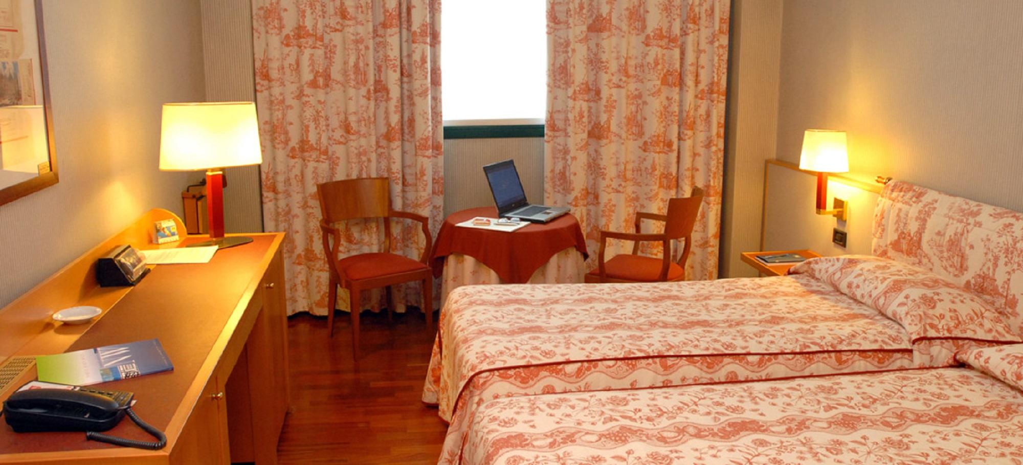 Hotel Della Rotonda Saronno Esterno foto