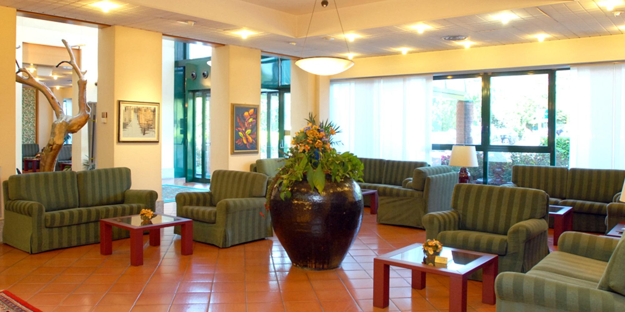 Hotel Della Rotonda Saronno Esterno foto