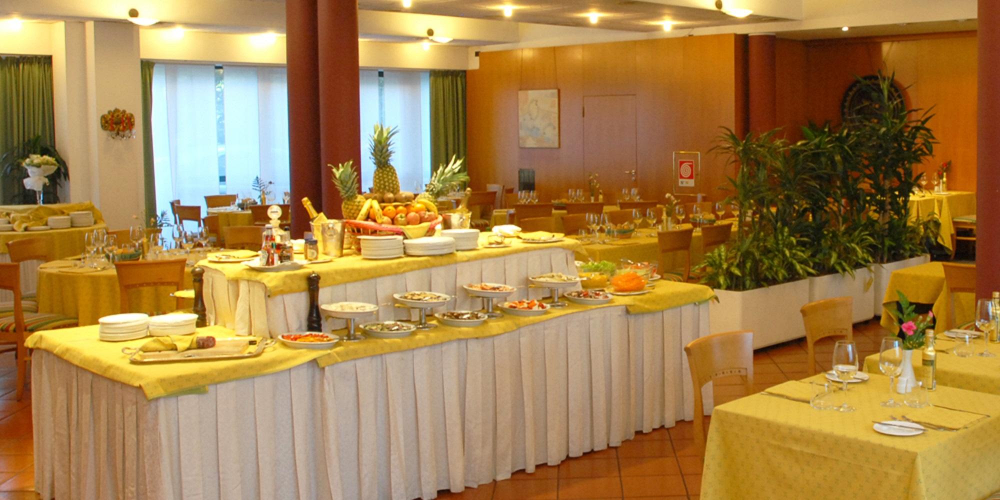Hotel Della Rotonda Saronno Esterno foto